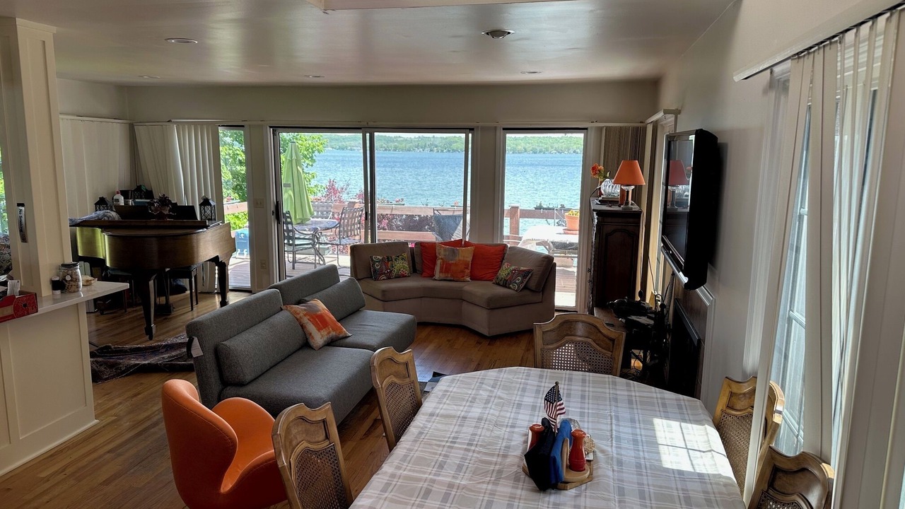Photo of Livingroom in Canandaigua
