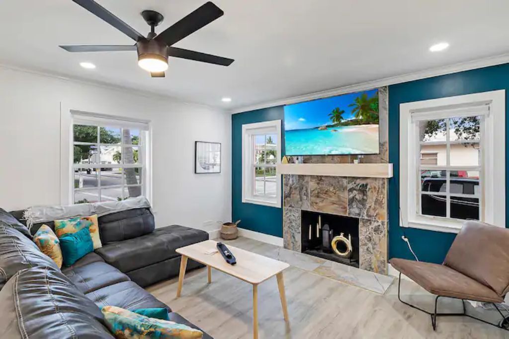 Photo of Livingroom in South Palm Park Neighborhood Association