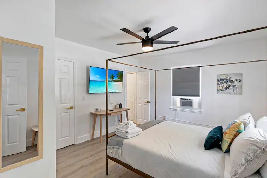 Photo of Bedroom in South Palm Park Neighborhood Association