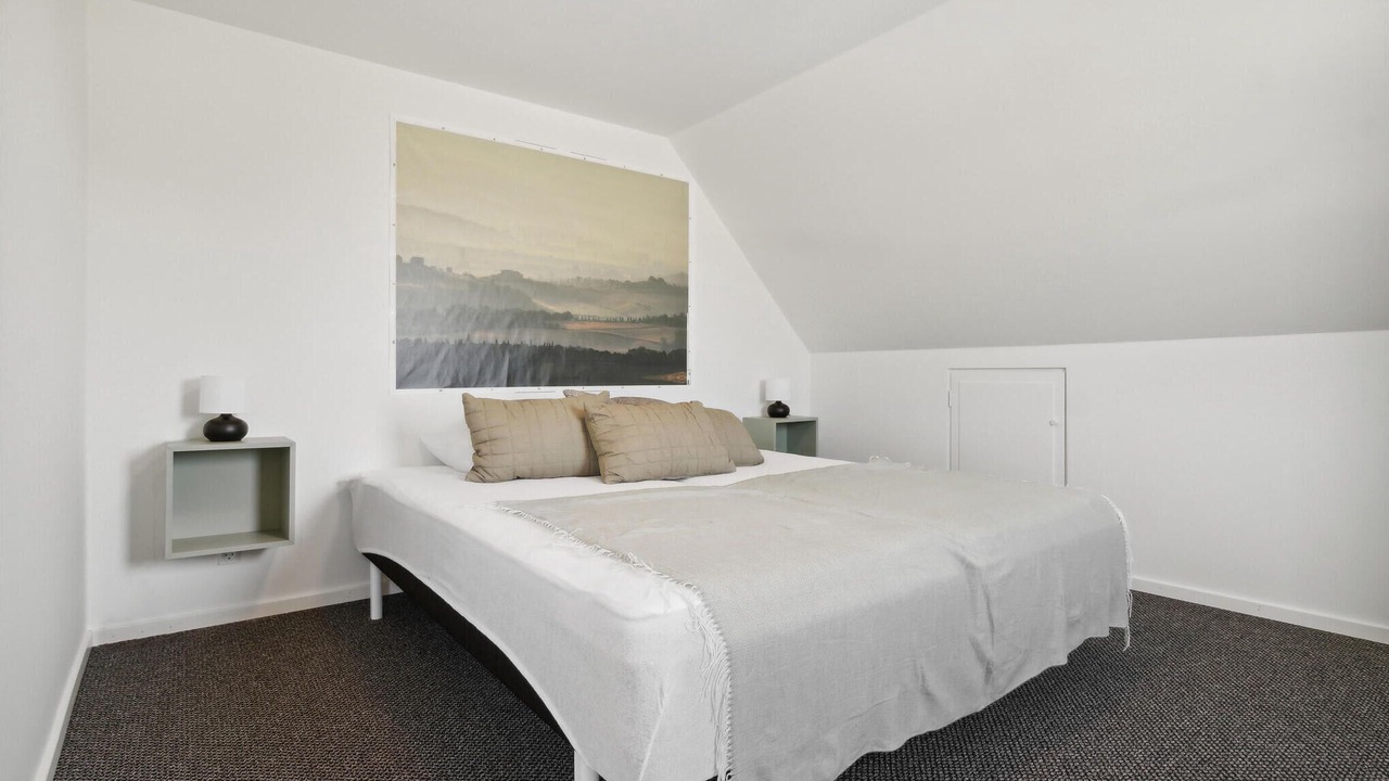 Photo of Others in Helligpeder