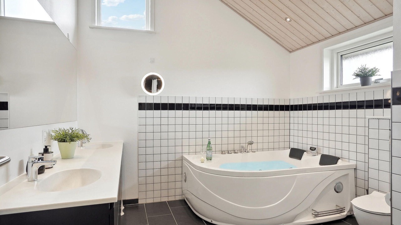 Photo of Bathroom in Oster Hurup