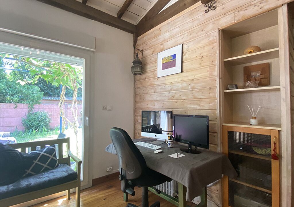 Photo of Others in Pessac