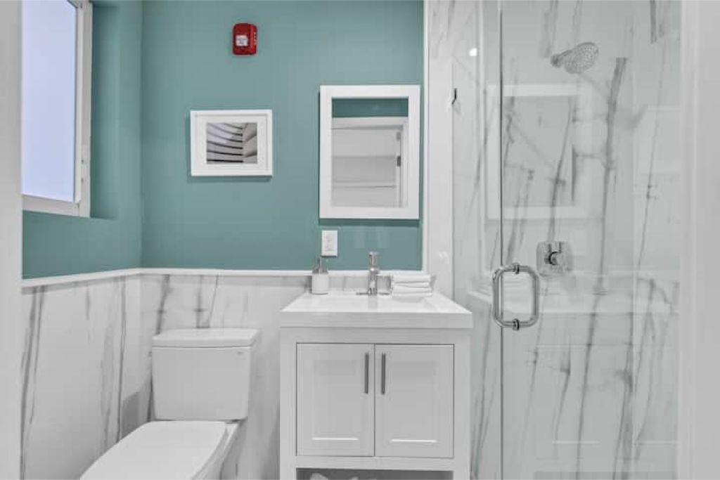 Photo of Bathroom in West Avenue