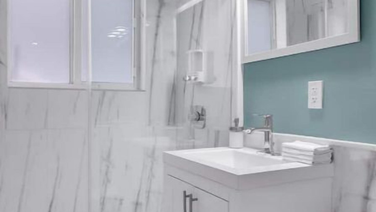 Photo of Bathroom in West Avenue