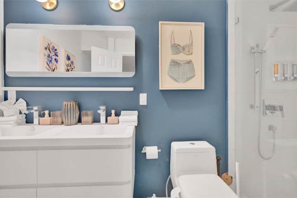 Photo of Bathroom in West Avenue