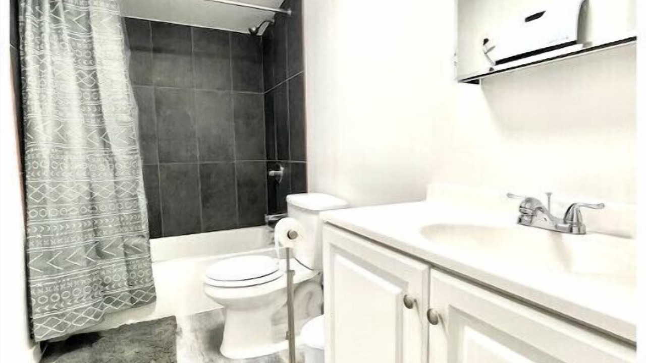 Photo of Bathroom in Woodridge