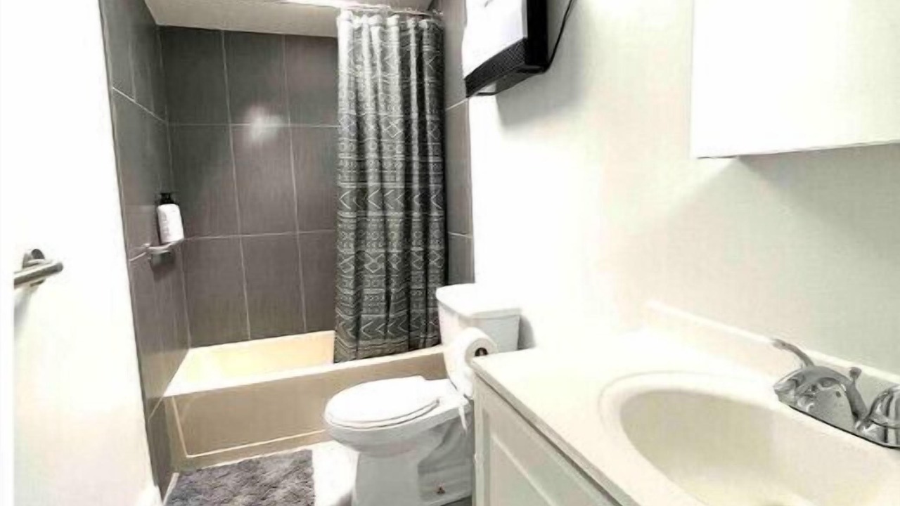 Photo of Bathroom in Woodridge