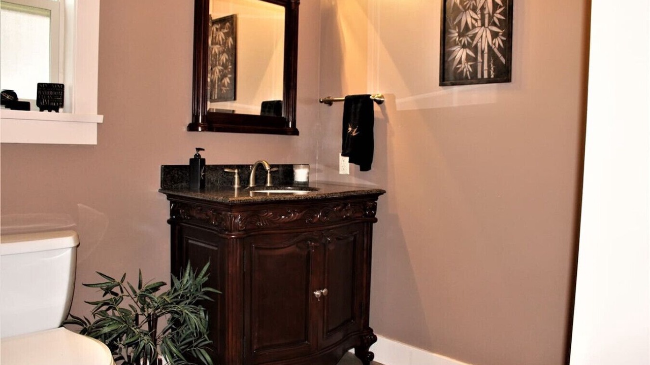 Photo of Bathroom in Oroville