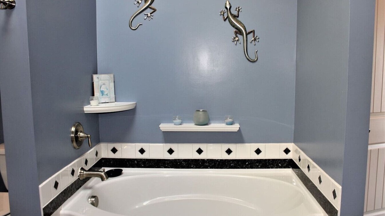 Photo of Bathroom in Oroville