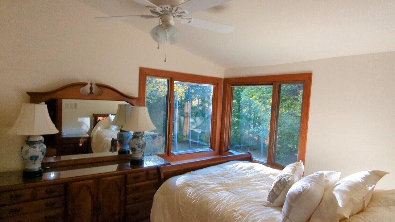 Photo of Bedroom in Andersonville