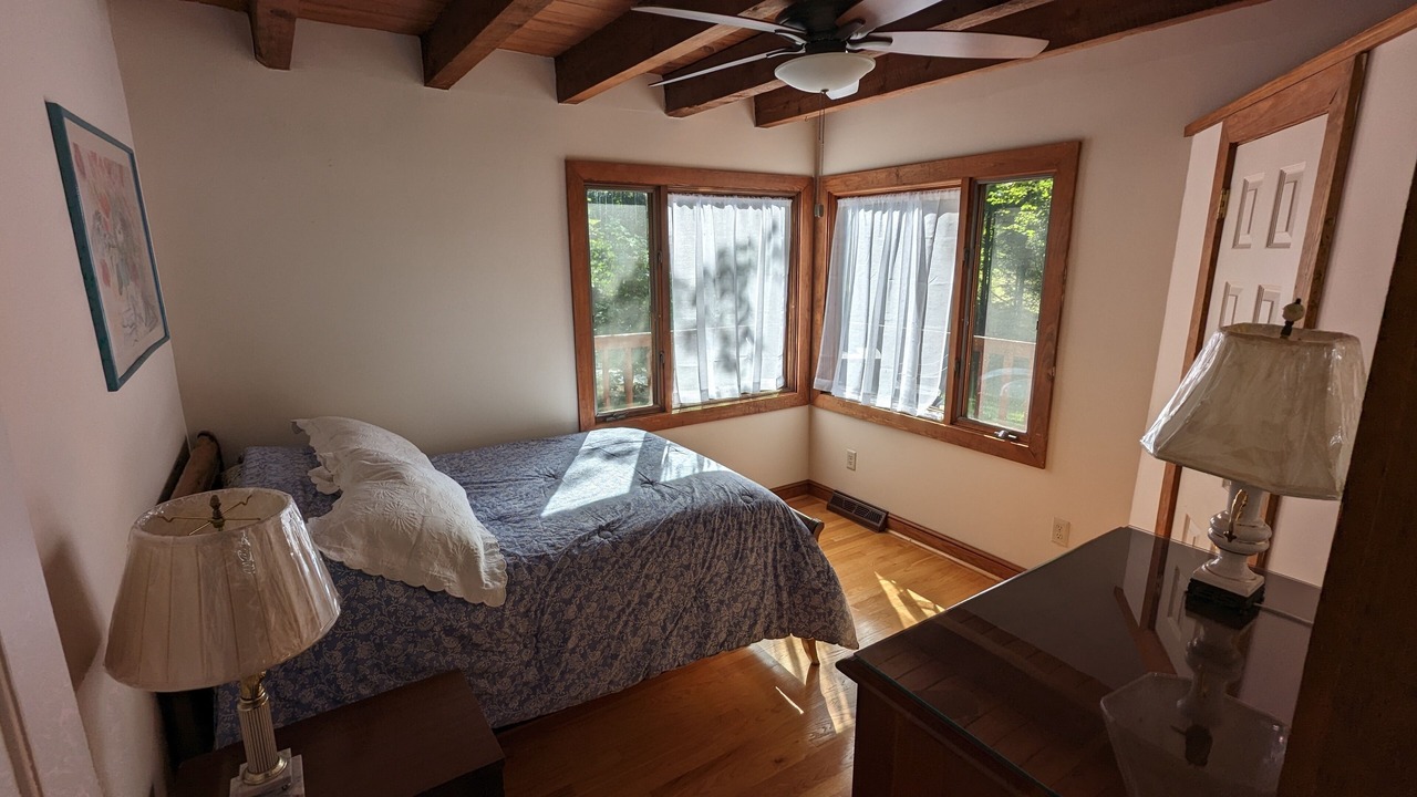 Photo of Bedroom in Andersonville