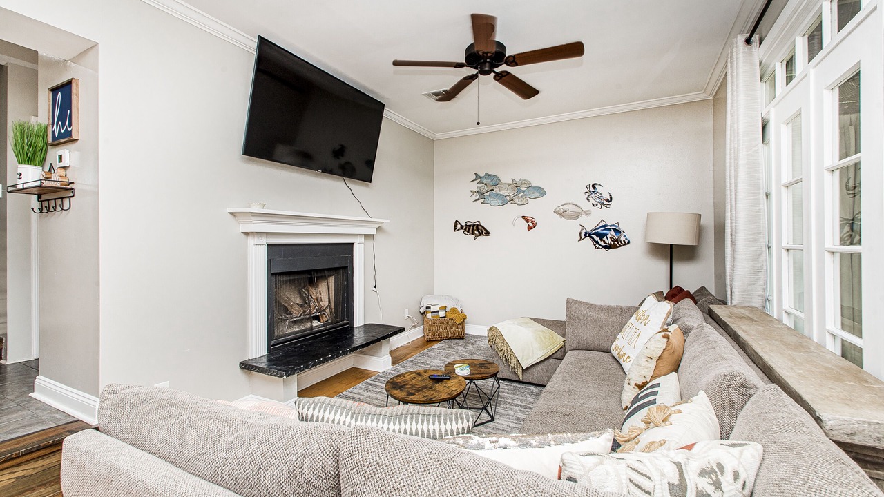 Photo of Livingroom in Madisonville