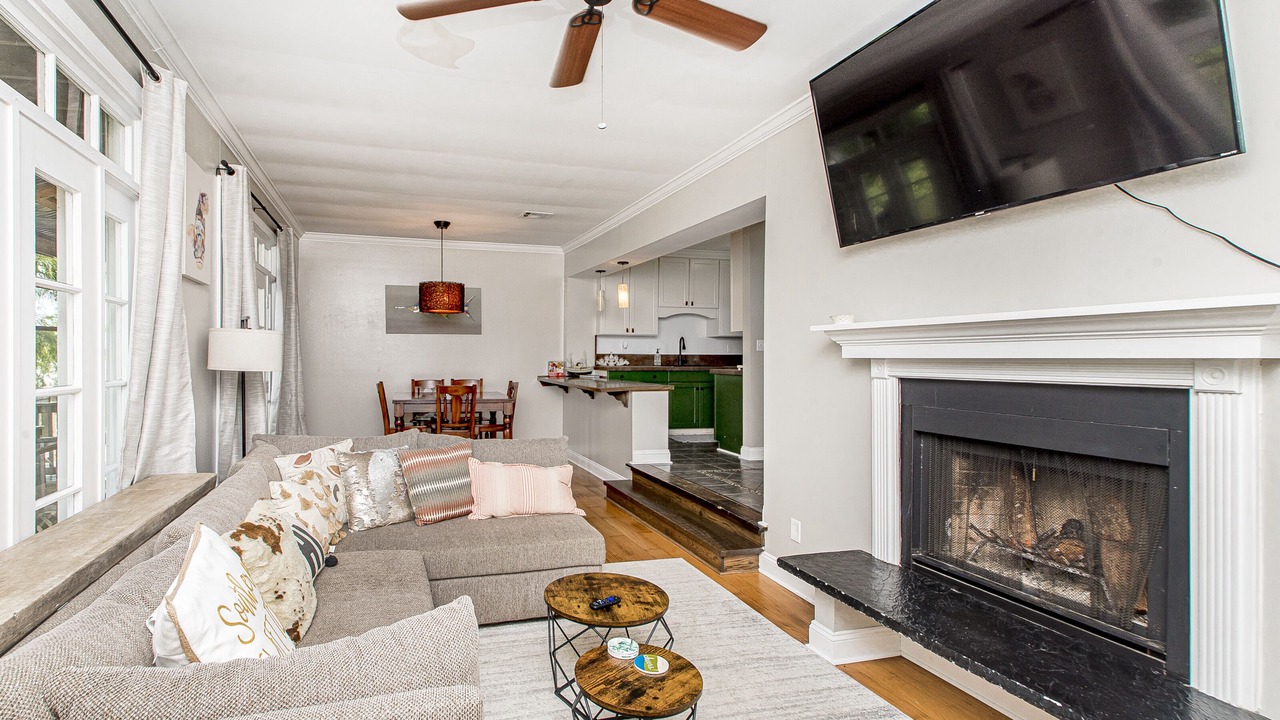 Photo of Livingroom in Madisonville