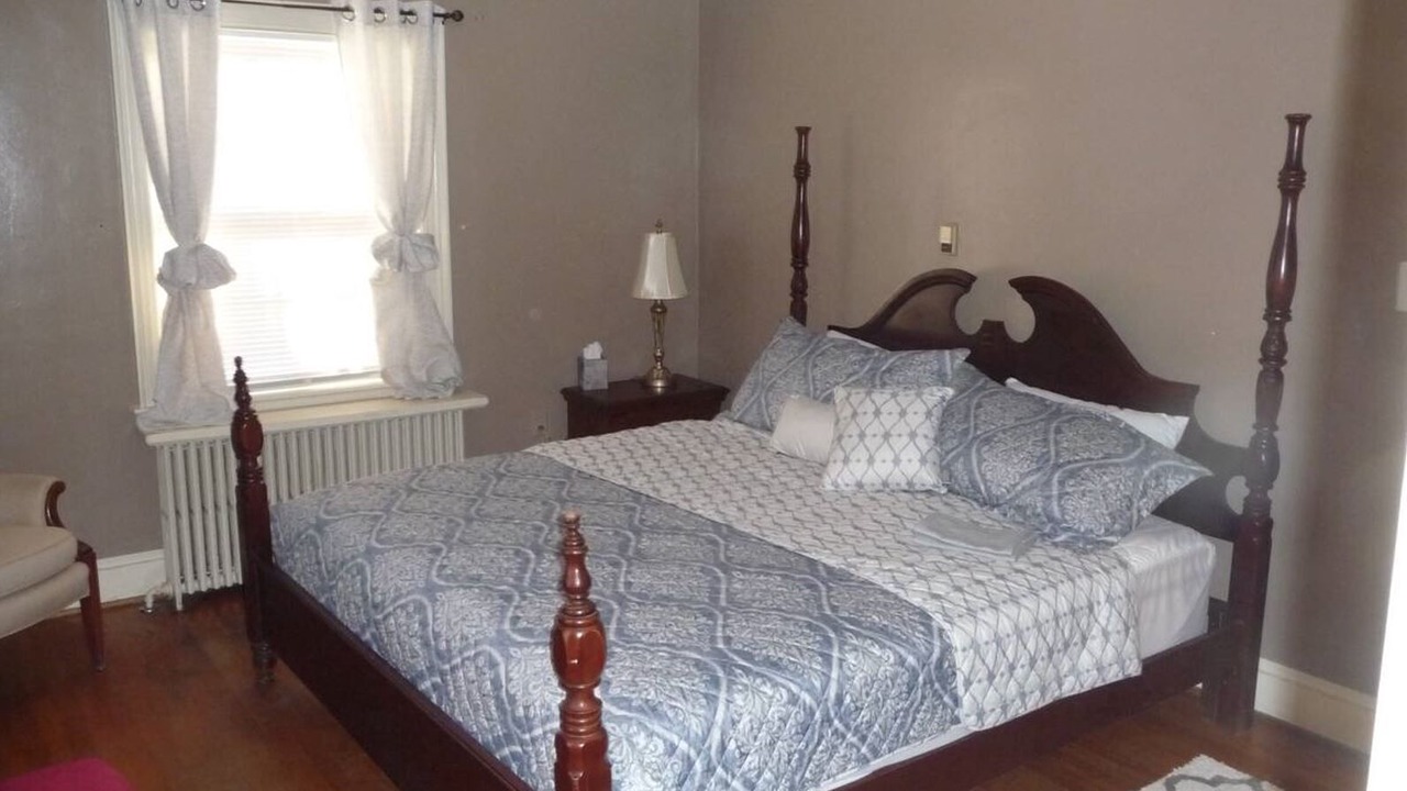 Photo of Bedroom in Roanoke