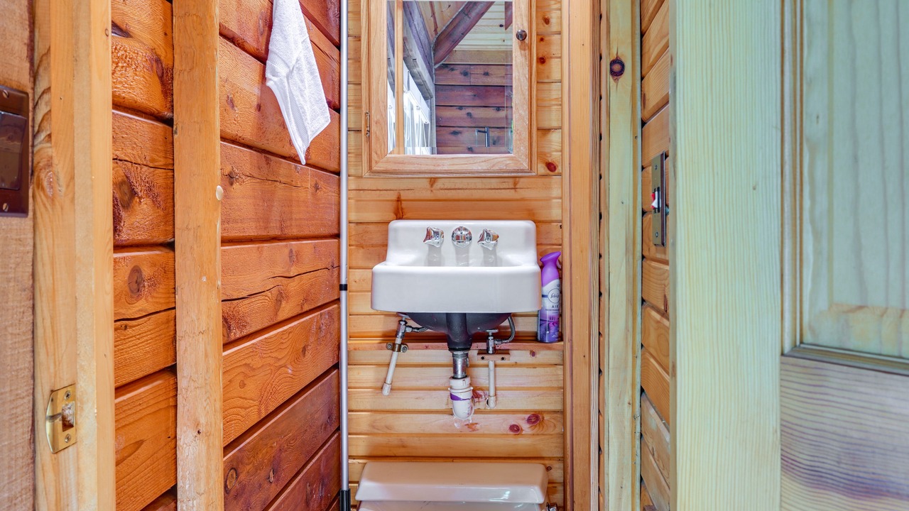 Photo of Bathroom in Drayton Plains