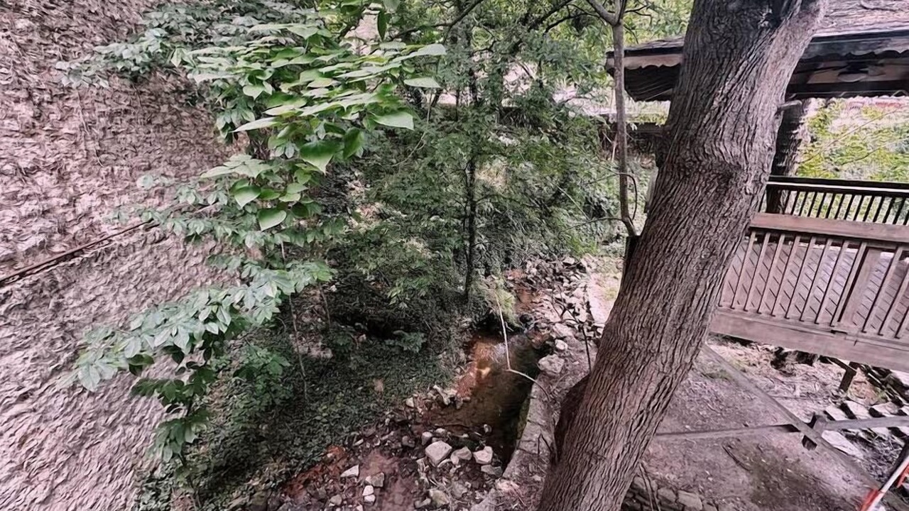 Photo of Bathroom in Eureka Springs Historic District