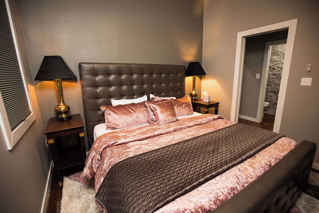 Photo of Bedroom in Eureka Springs Historic District
