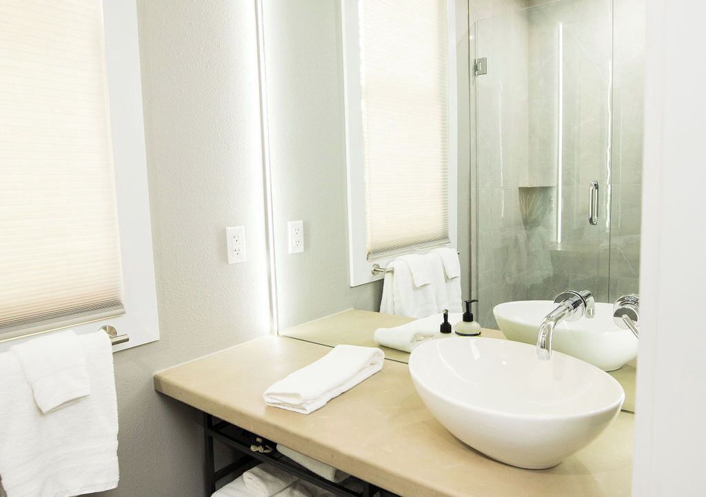 Photo of Bathroom in Eureka Springs Historic District