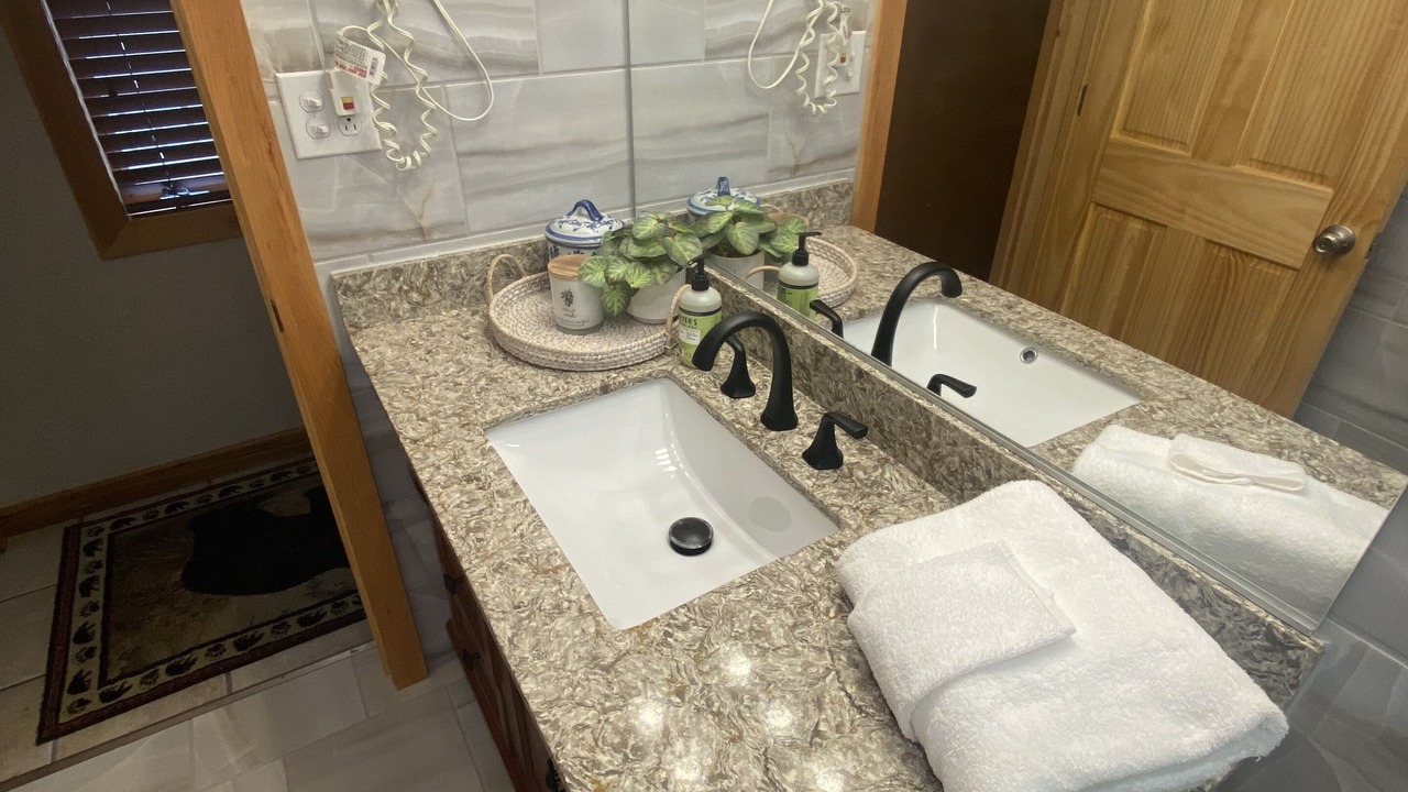 Photo of Bathroom in Edray
