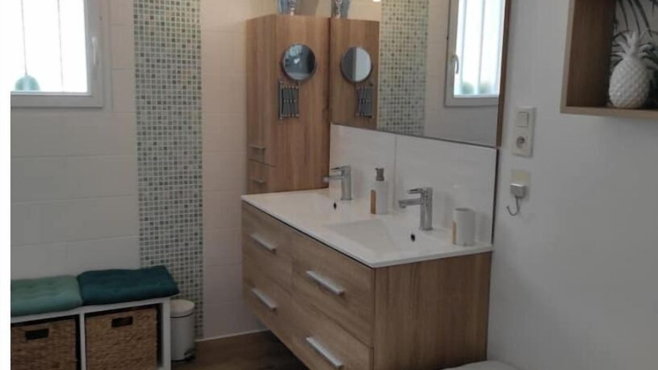 Photo of Bathroom in Saint-Martin-du-Fouilloux