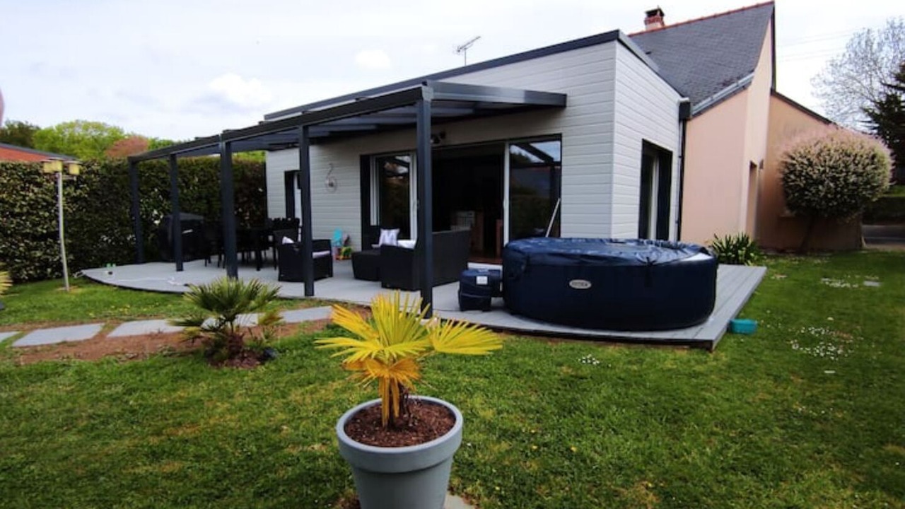 Photo of Patio Balcony in Saint-Martin-du-Fouilloux