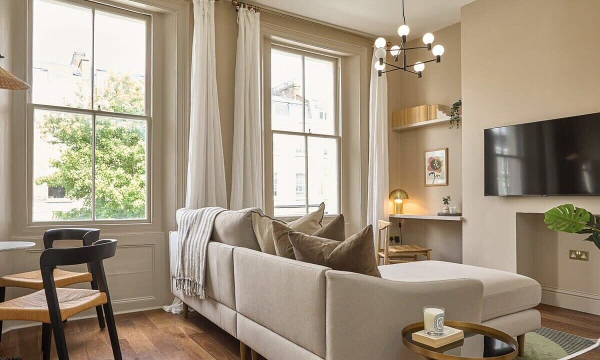 Photo of Livingroom in Abbey Road