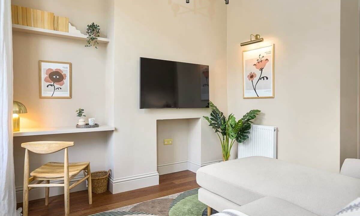 Photo of Livingroom in Abbey Road