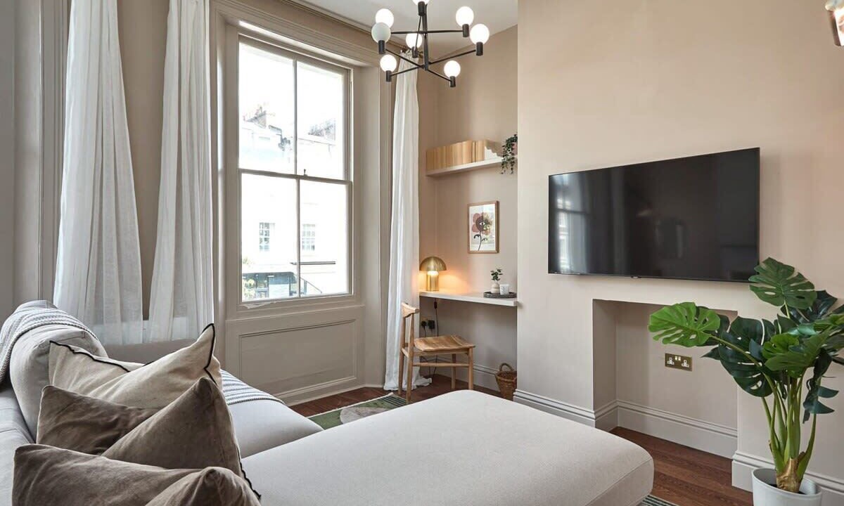 Photo of Bedroom in Abbey Road