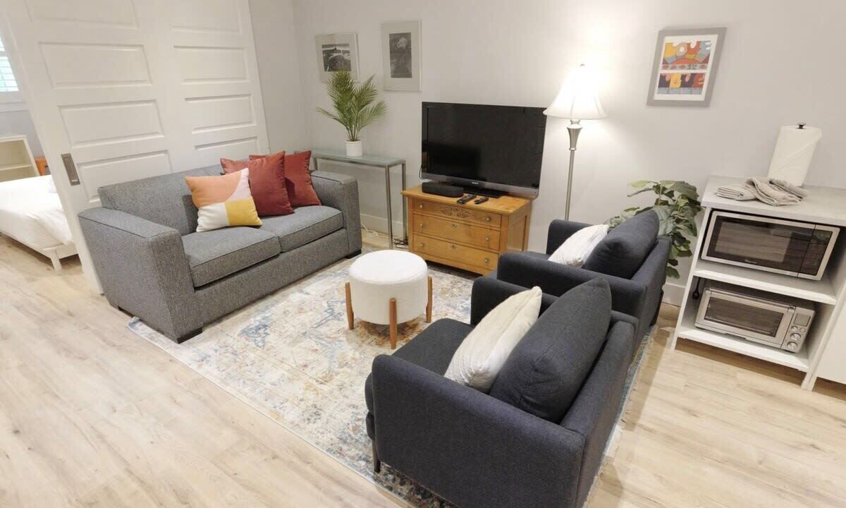 Photo of Livingroom in Near Northeast