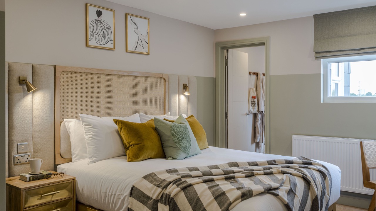 Photo of Bedroom in Askew