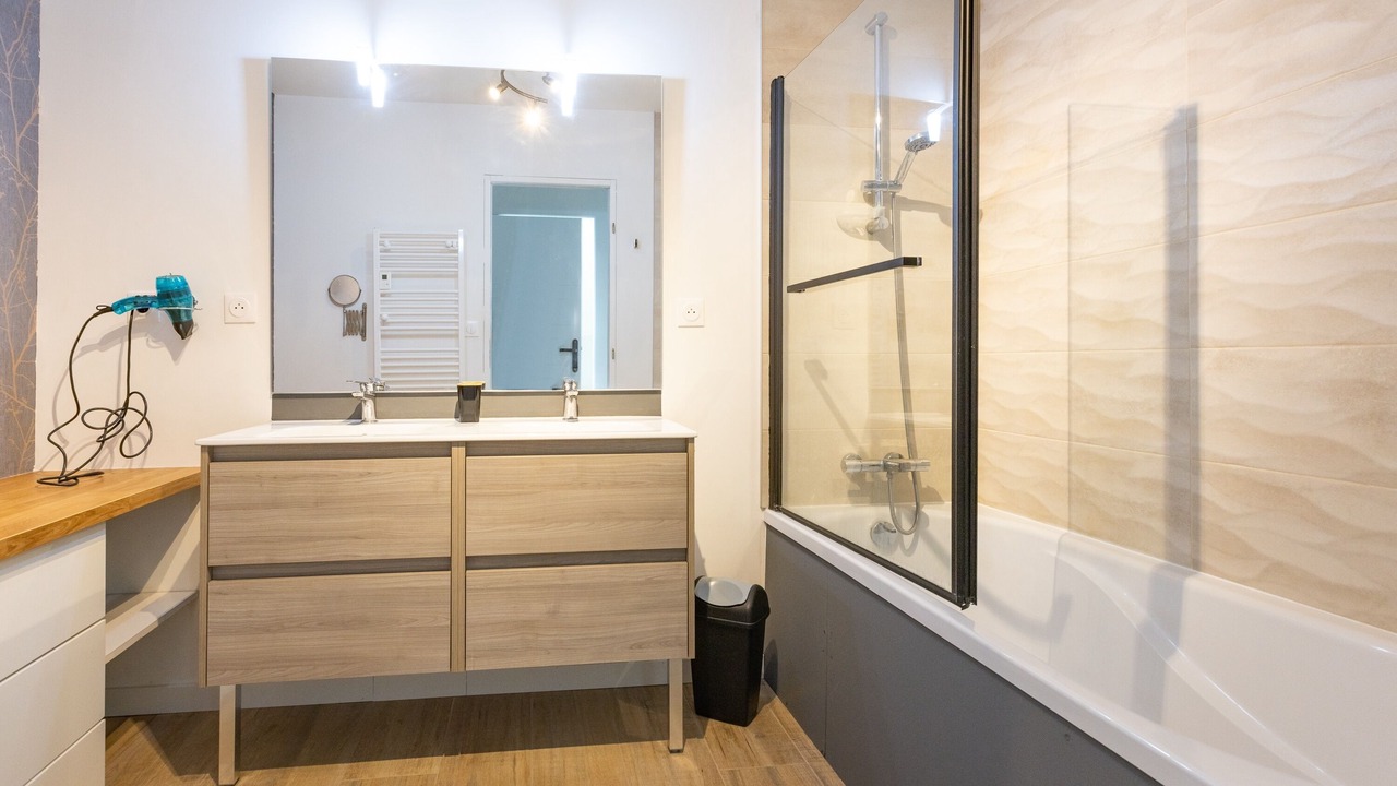Photo of Bathroom in La Chapelle-Thouarault