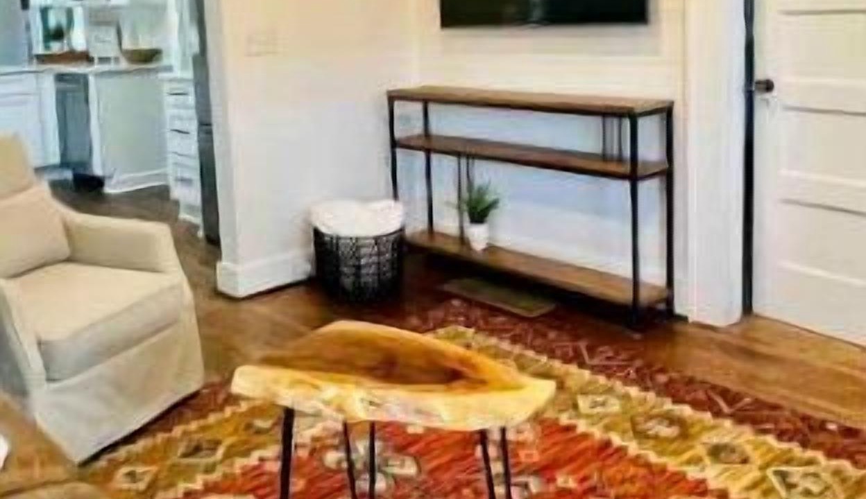 Photo of Livingroom in West Jefferson