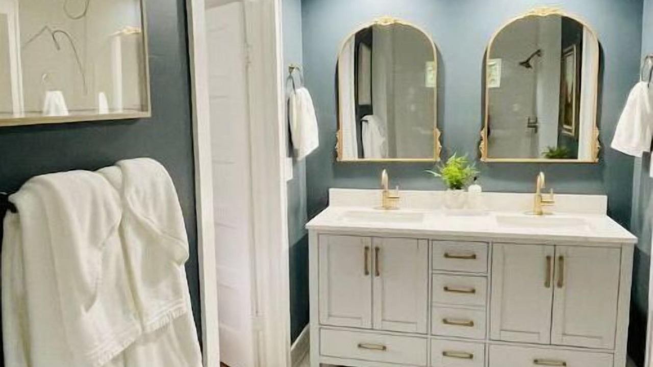 Photo of Bathroom in West Jefferson