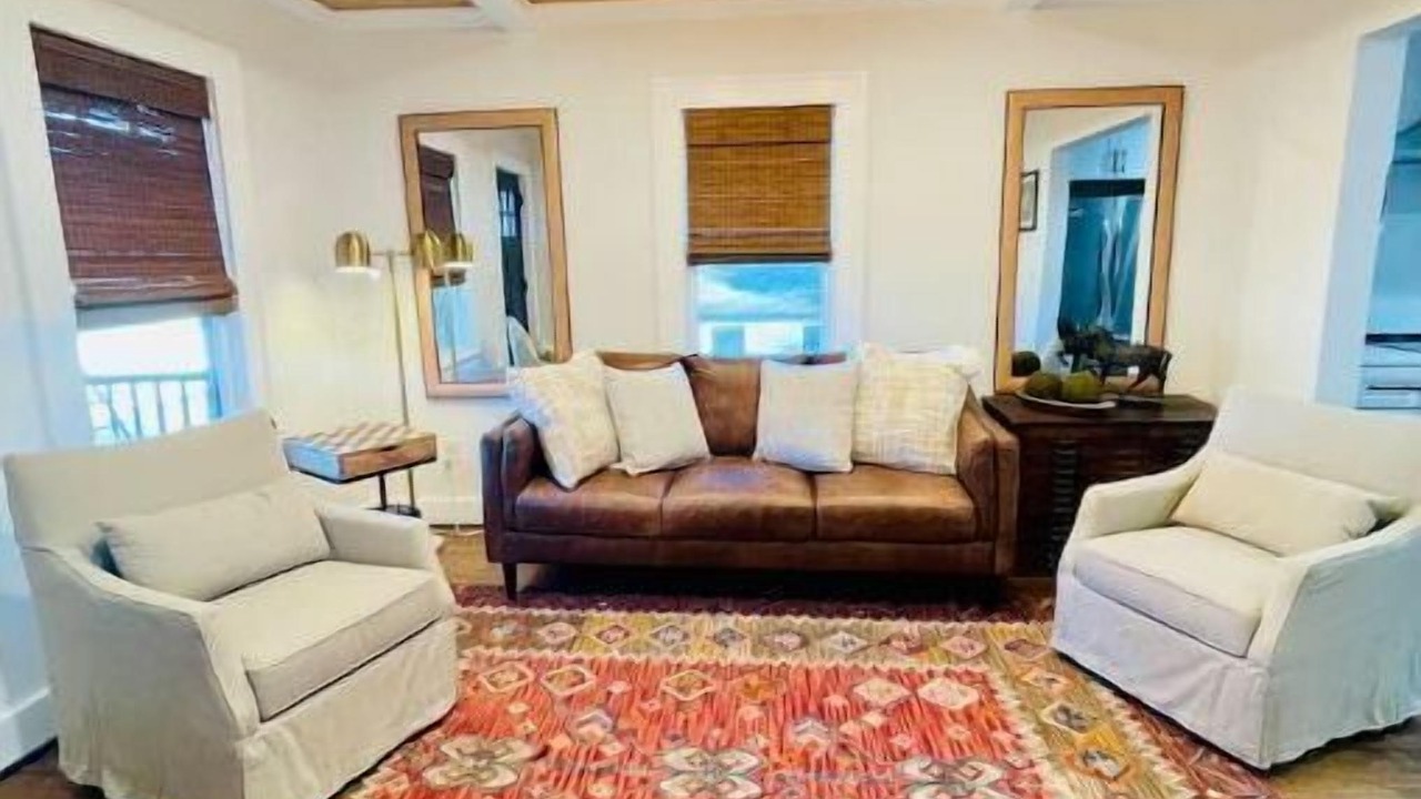 Photo of Livingroom in West Jefferson