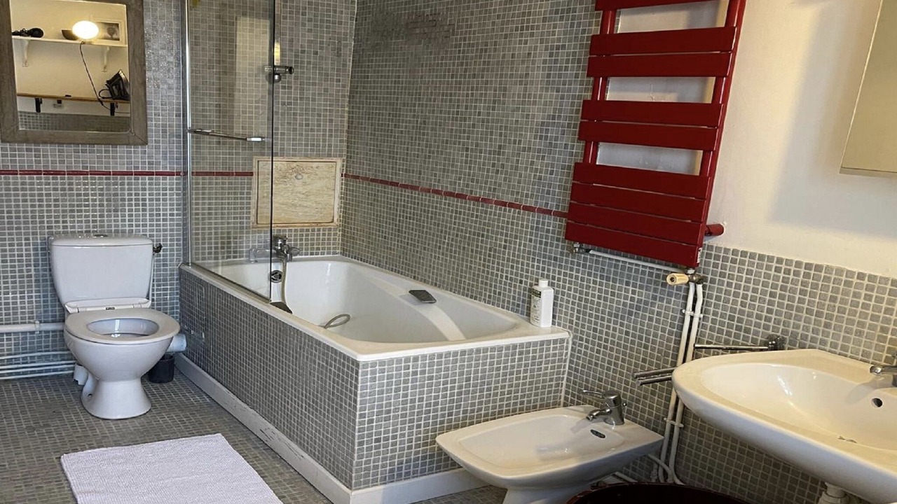 Photo of Bathroom in Arsenal