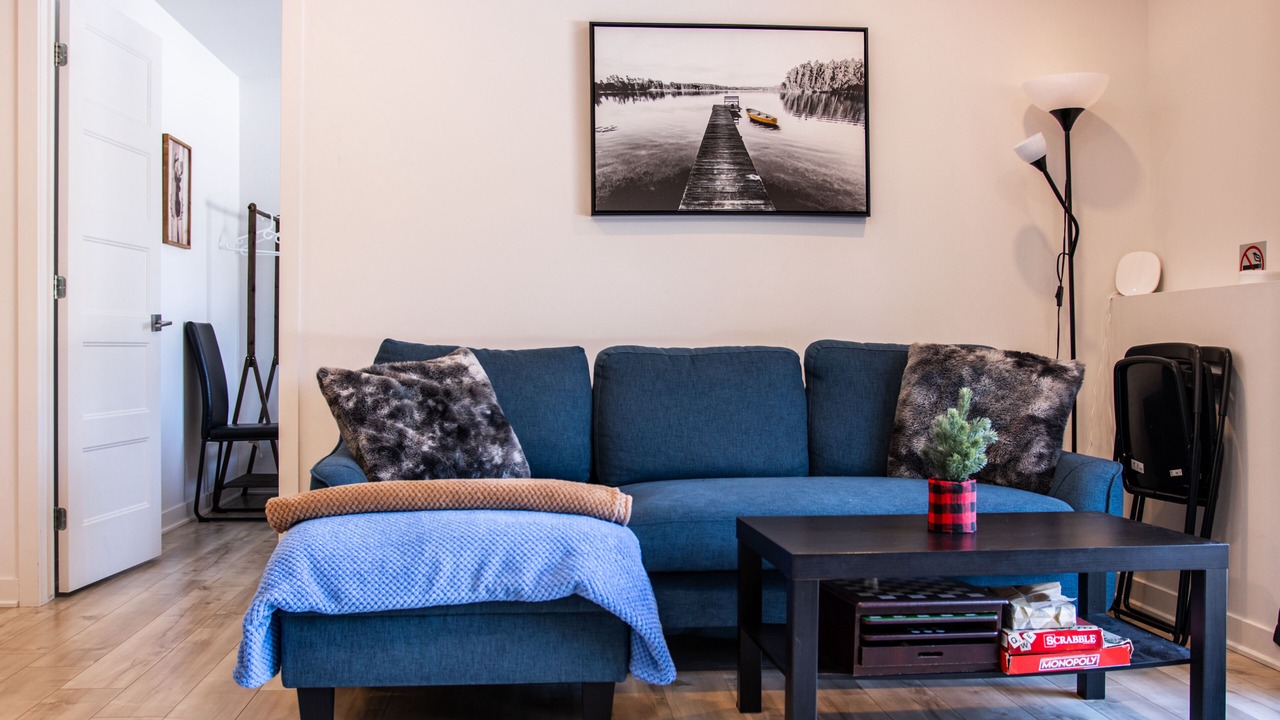 Photo of Livingroom in Chertsey