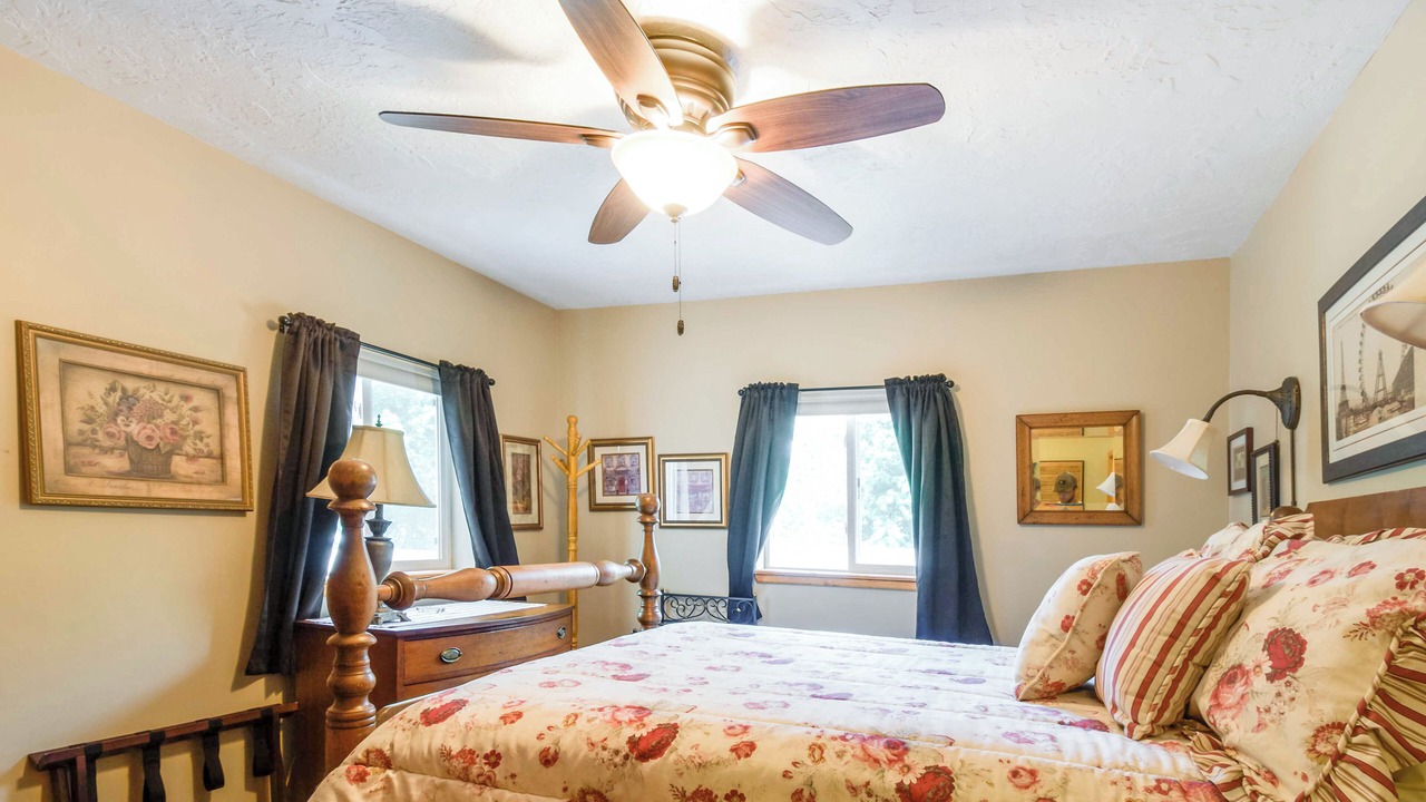 Photo of Bedroom in Elwood