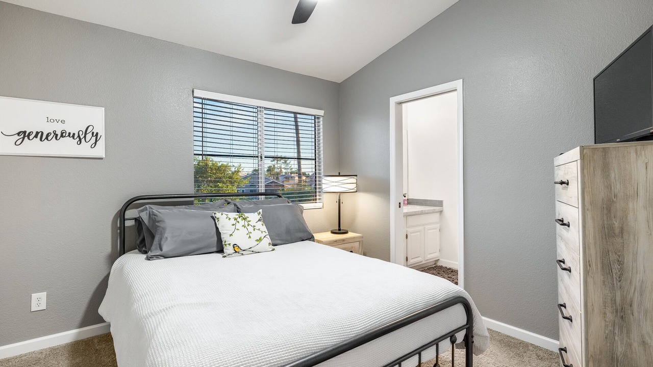 Photo of Bedroom in Garden Lakes