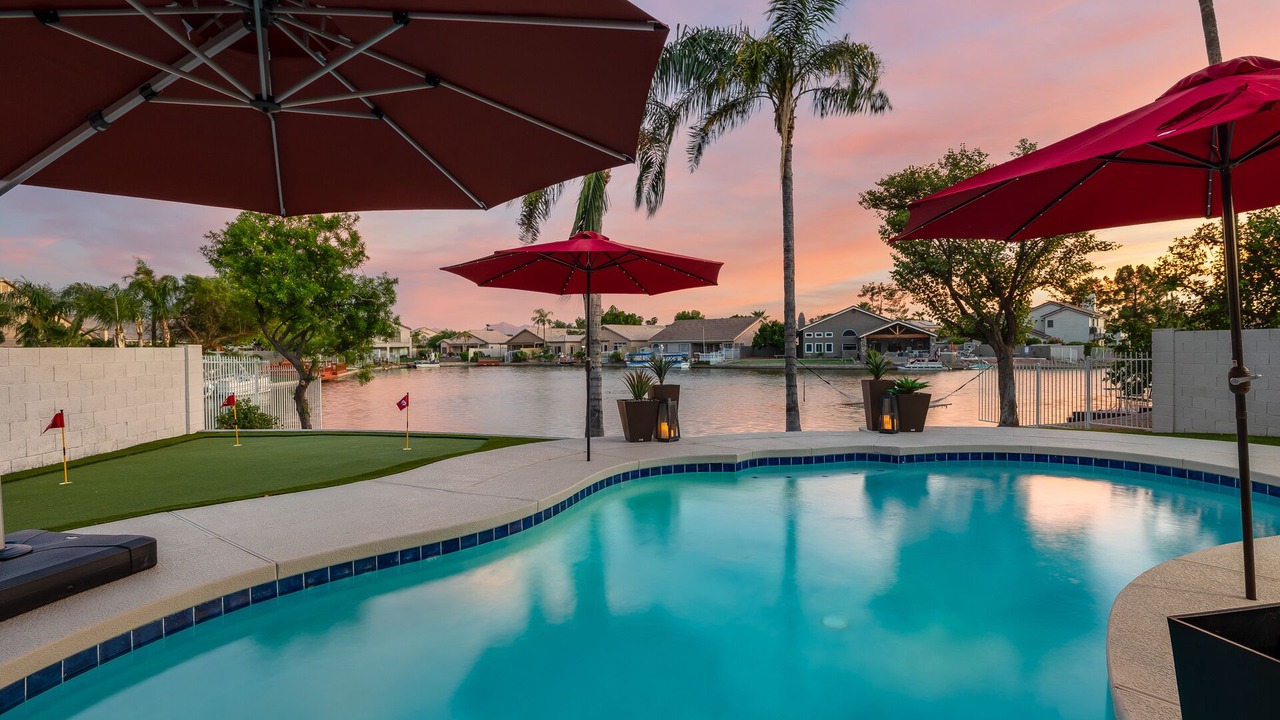 Photo of Outdoor in Garden Lakes