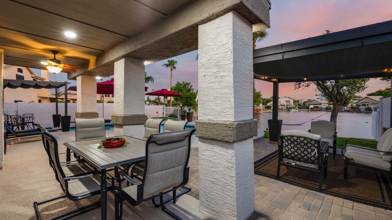 Photo of Outdoor in Garden Lakes