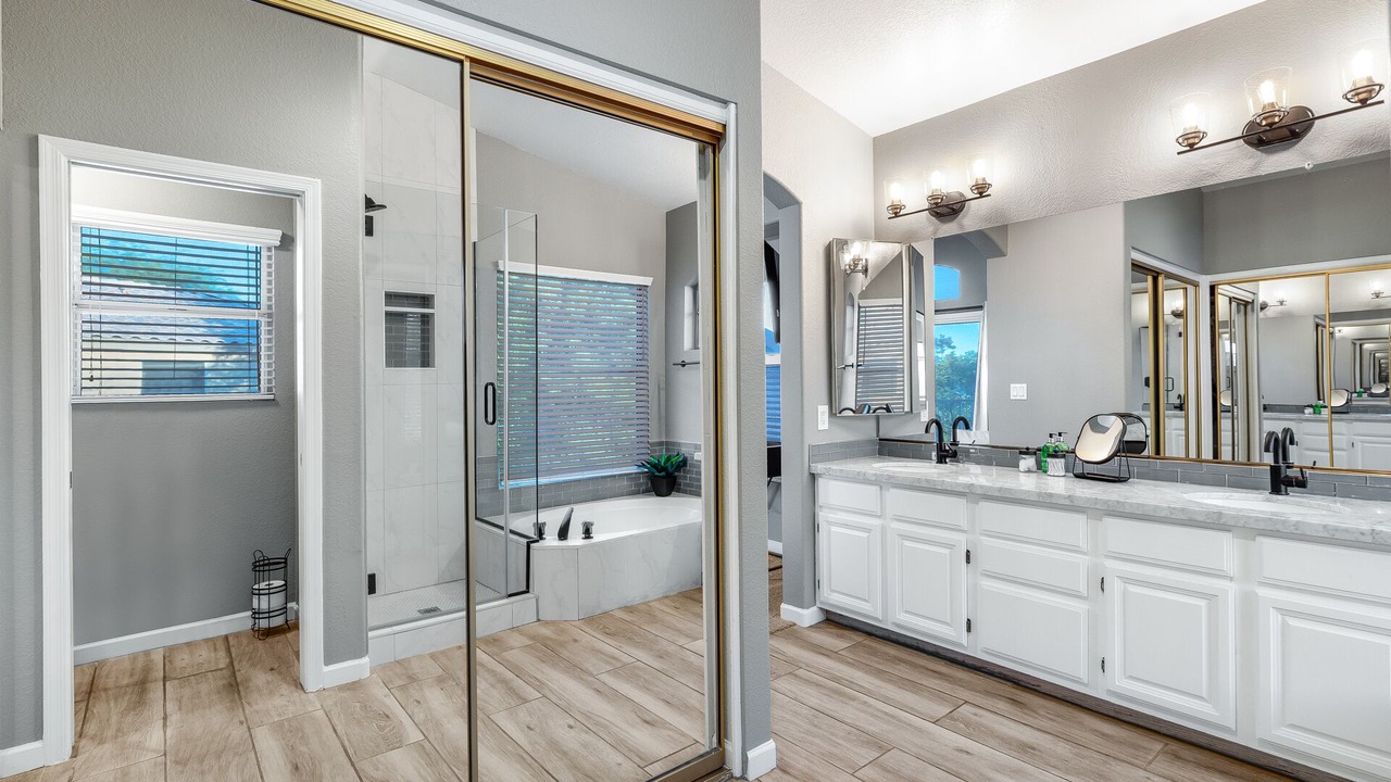 Photo of Bathroom in Garden Lakes