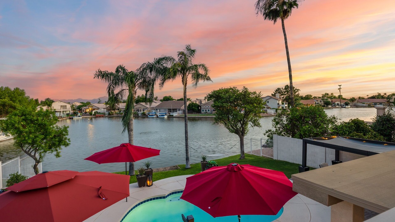 Photo of Outdoor in Garden Lakes