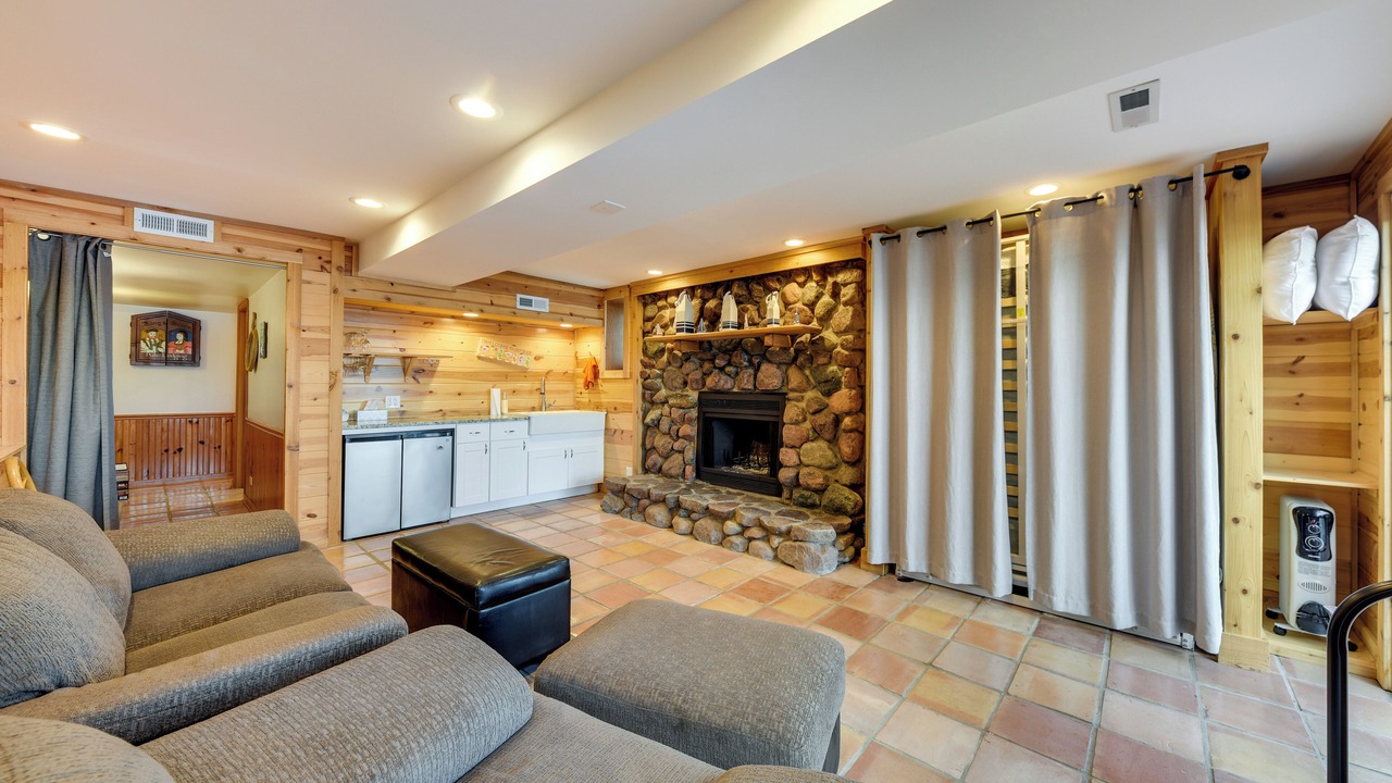 Photo of Livingroom in Fox Lake