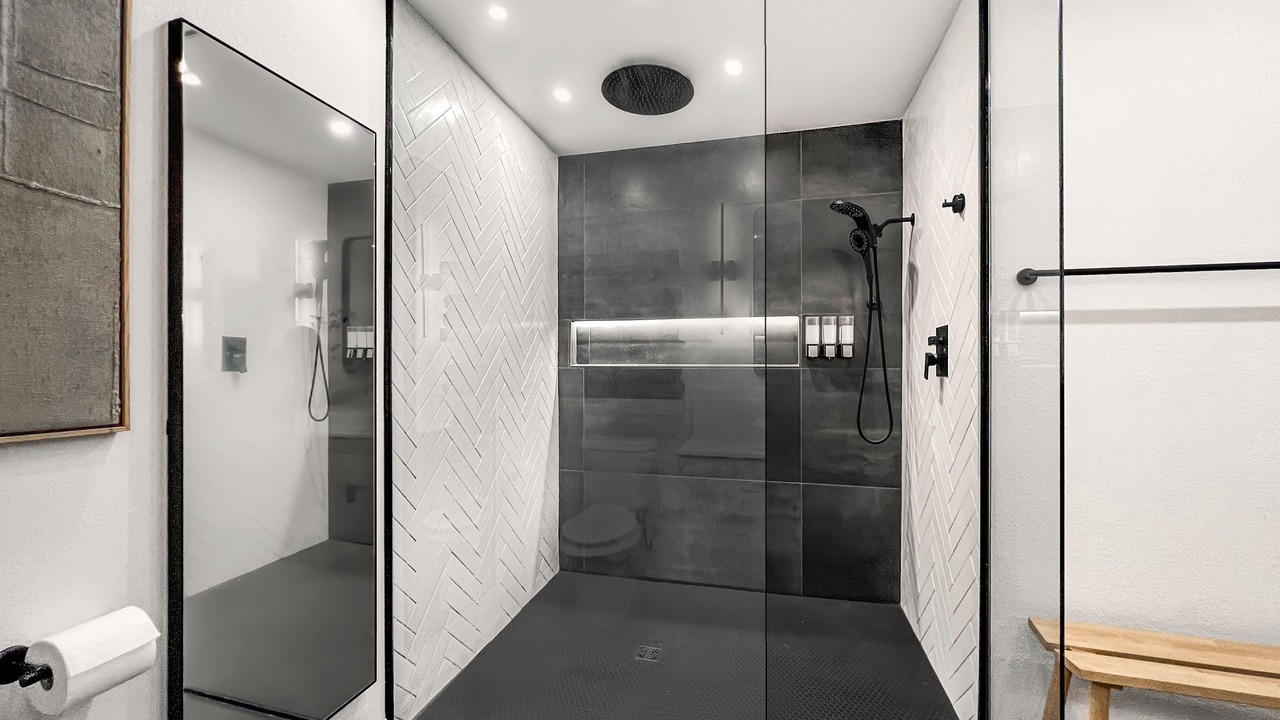 Photo of Bathroom in Clodine