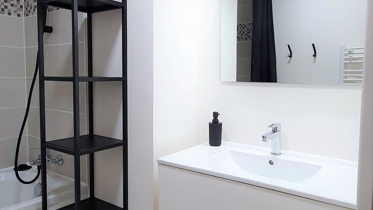 Photo of Bathroom in Mesnil-Saint-Pere