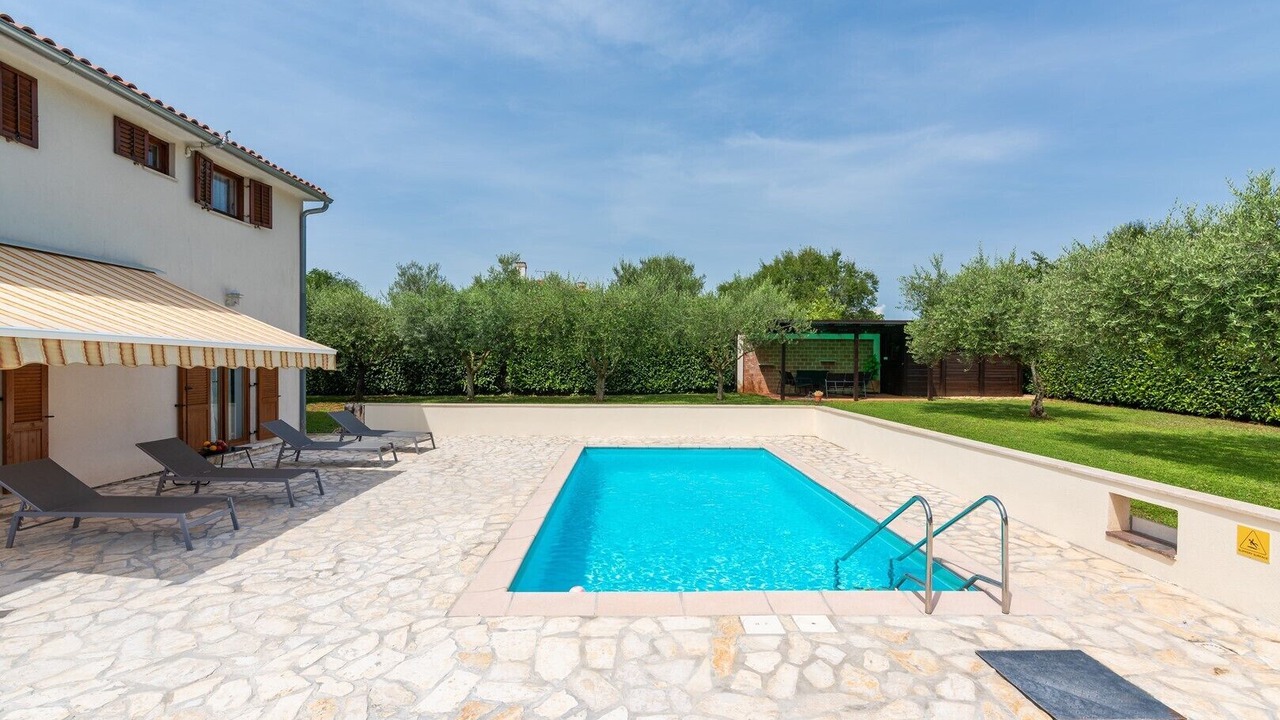 Photo of Outdoor in Zbandaj