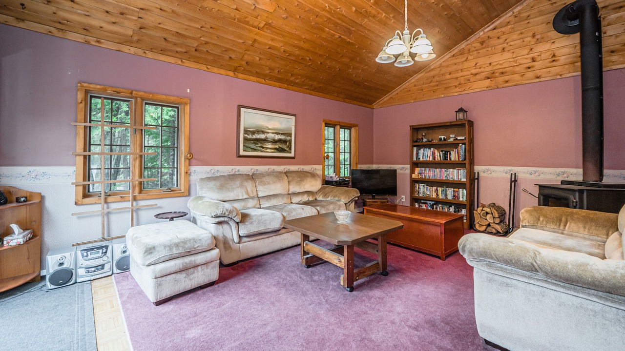 Photo of Livingroom in Colpoys Bay