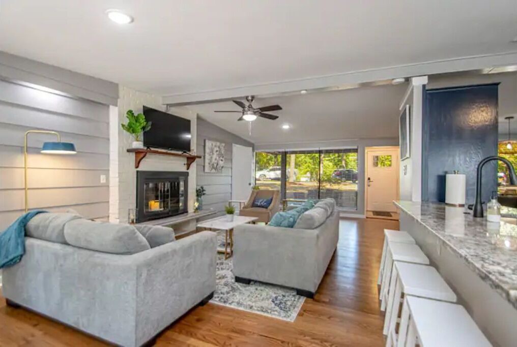 Photo of Livingroom in Jacksonville