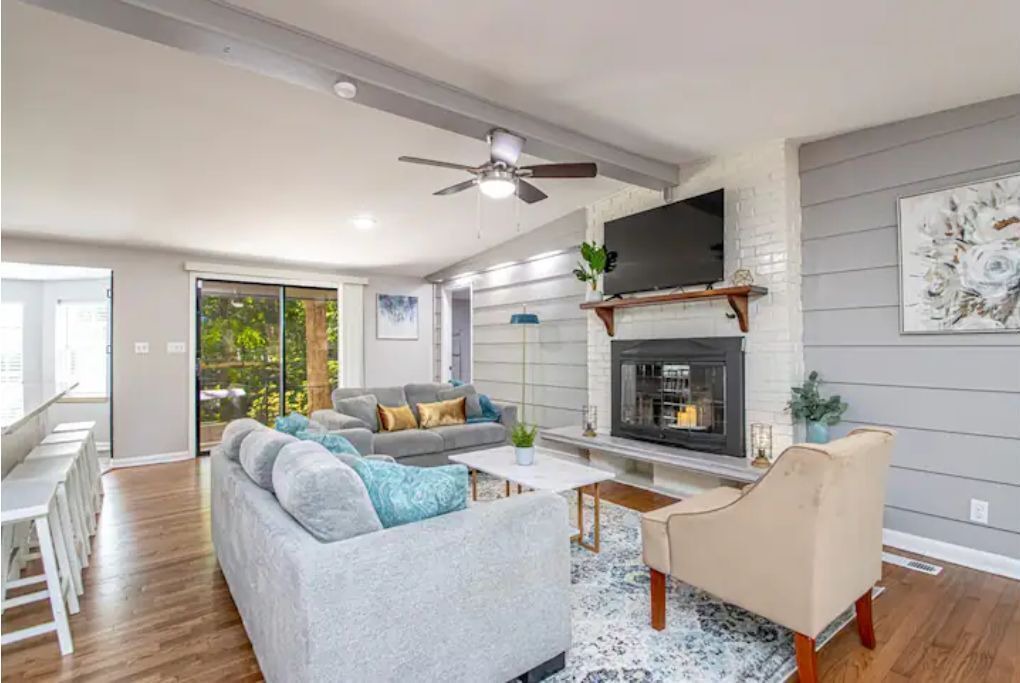 Photo of Livingroom in Jacksonville