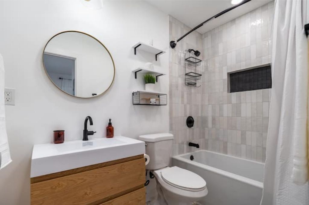 Photo of Bathroom in Del Rey